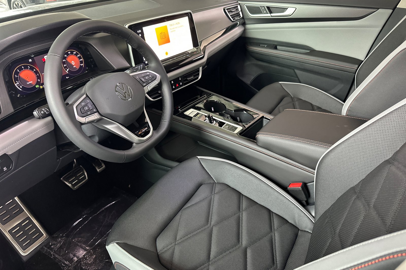 New 2026 Volkswagen Atlas Peak Edition AWD/4WD image 10