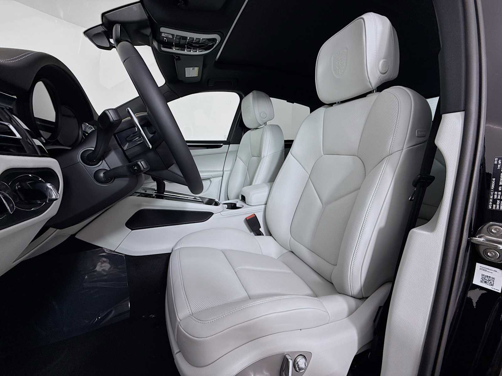 New 2026 Porsche Macan S image 5