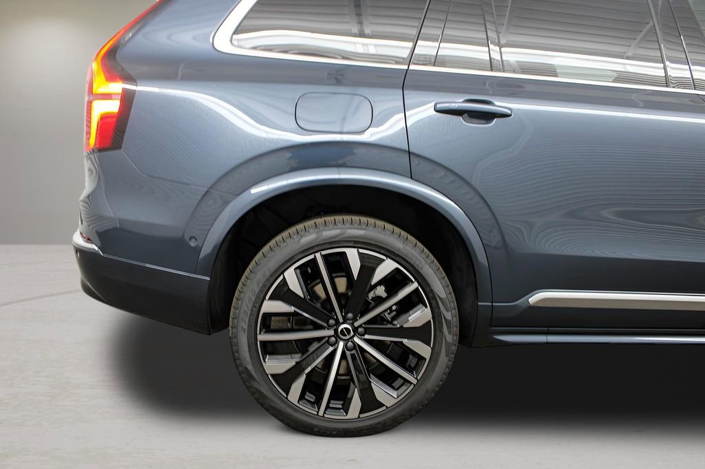 New 2026 Volvo XC90 B6 Plus w/ Protection Package Premier image 33
