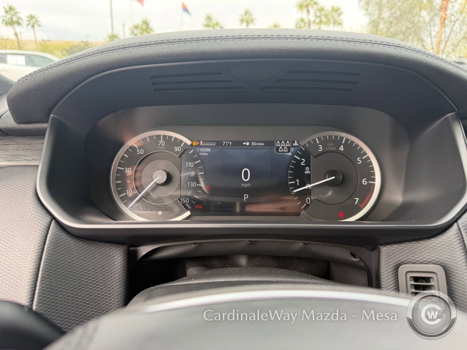 Used 2023 Land Rover Discovery Metropolitan Edition image 23