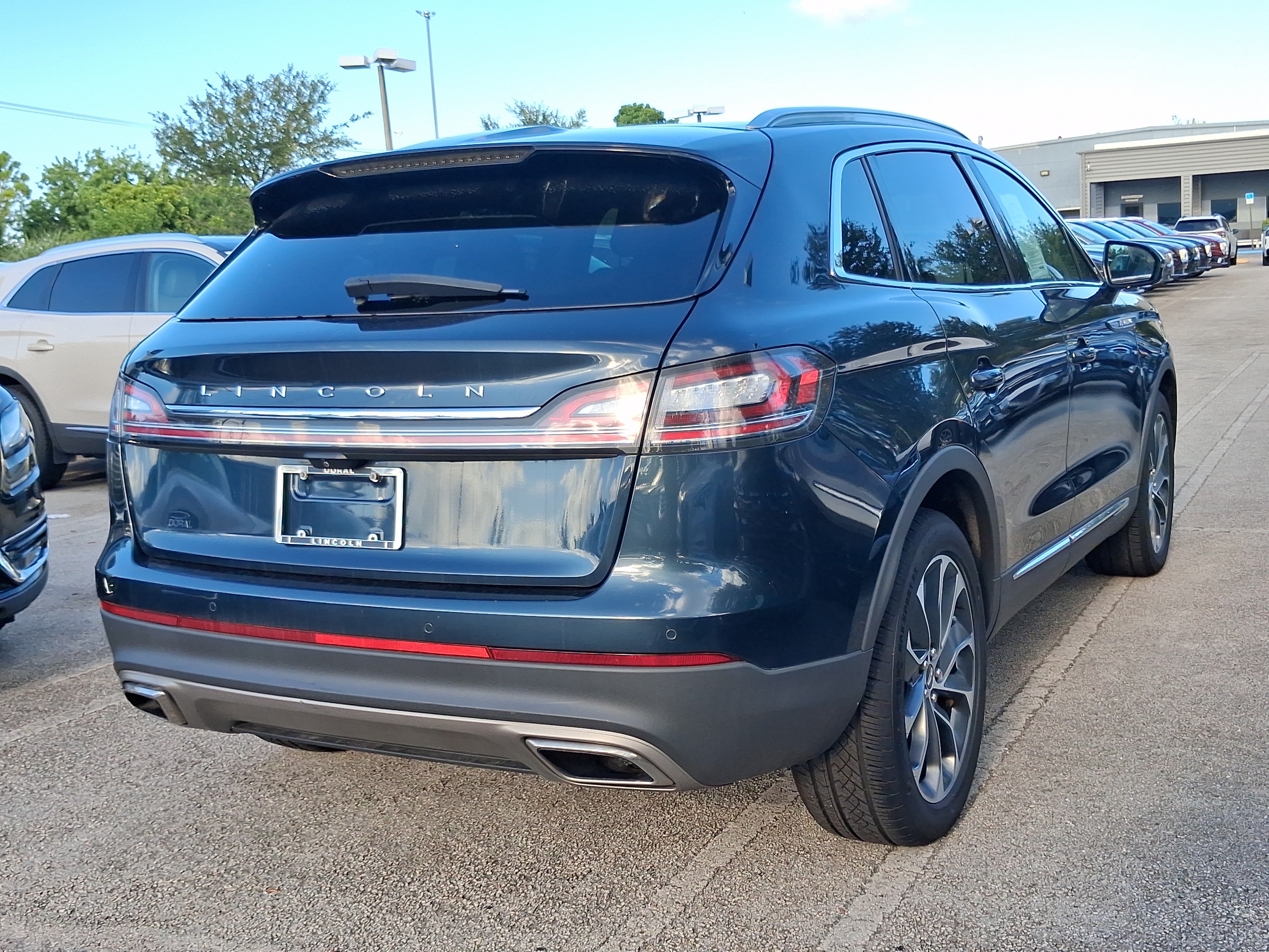 Certified 2023 Lincoln Nautilus Reserve FWD image 4