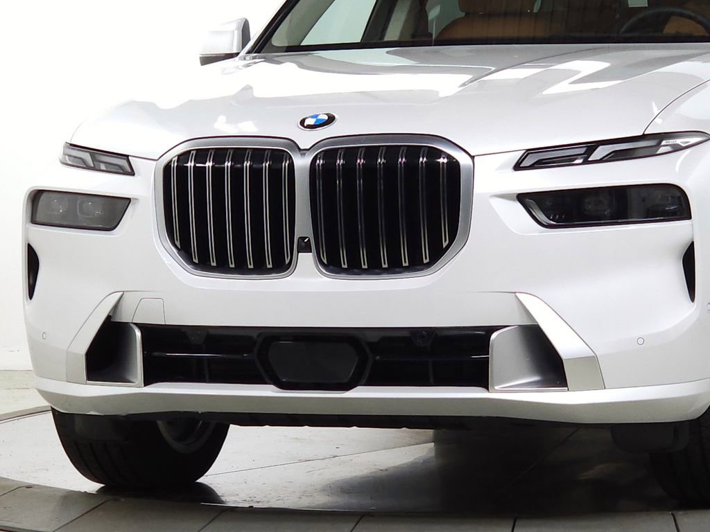 Used 2024 BMW X7 xDrive40i w/ Executive Package image 13