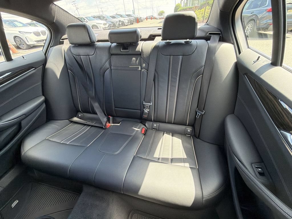 Used 2018 BMW 530e xDrive AWD/4WD image 21