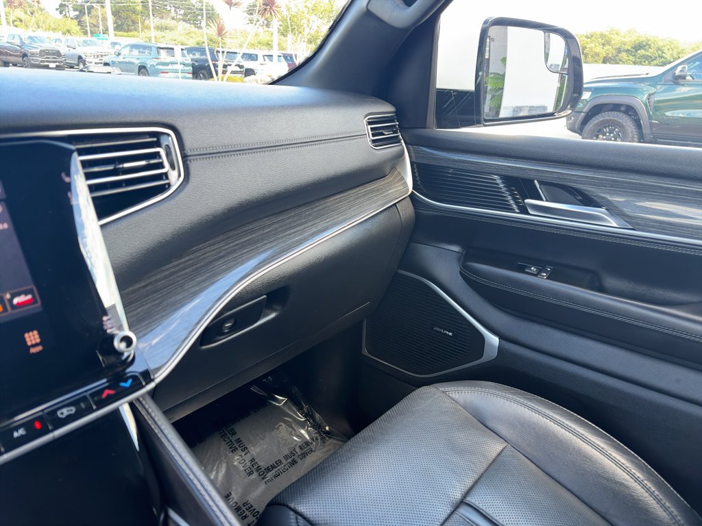 Used 2022 Jeep Wagoneer Series II AWD/4WD image 13