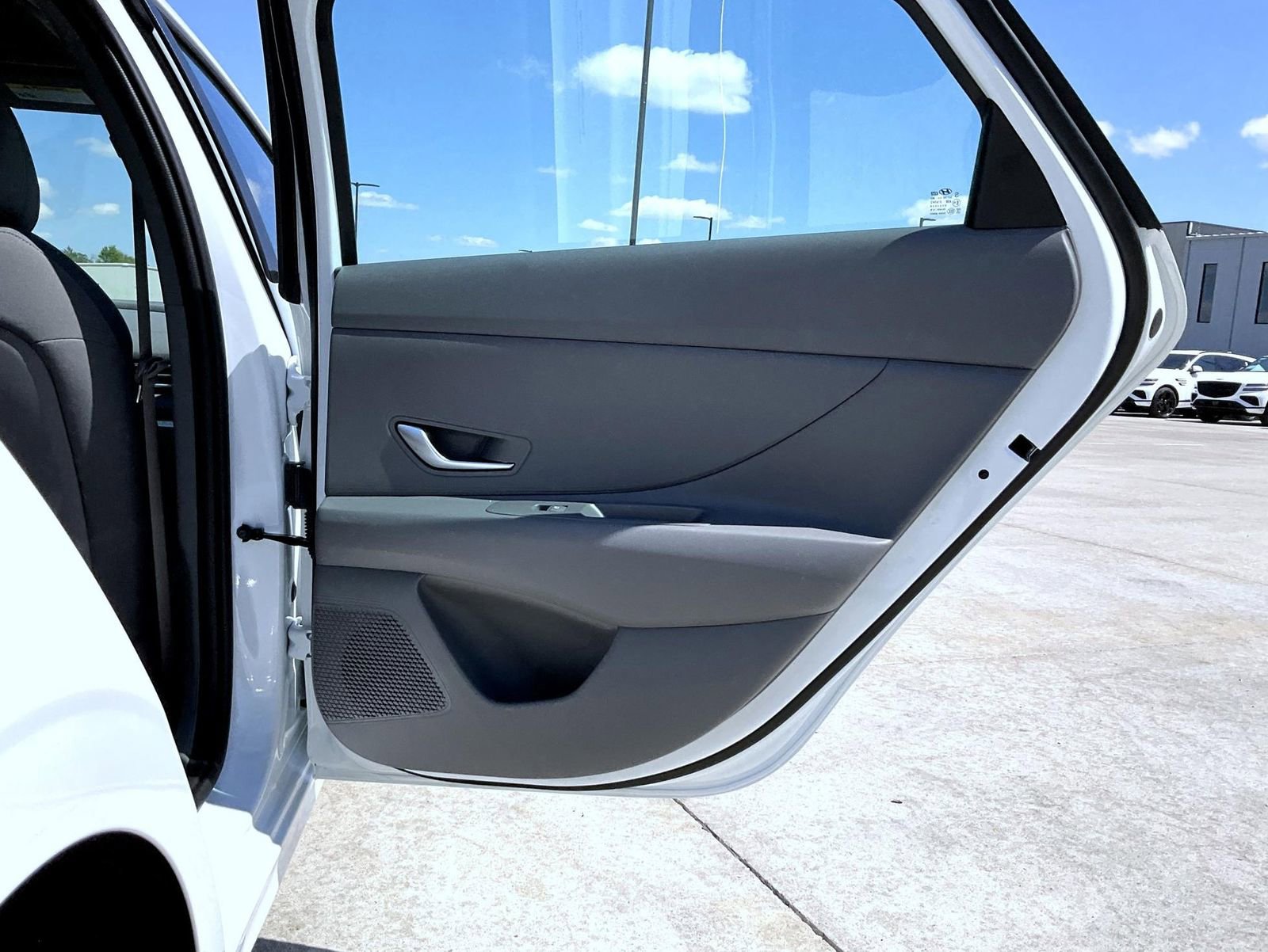 New 2026 Hyundai Elantra SE FWD image 18