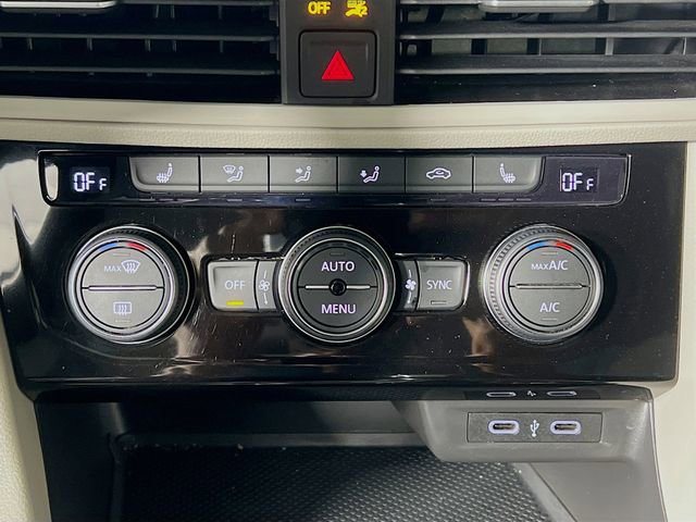 Used 2023 Volkswagen Jetta SE w/ Panoramic Sunroof Package FWD image 23