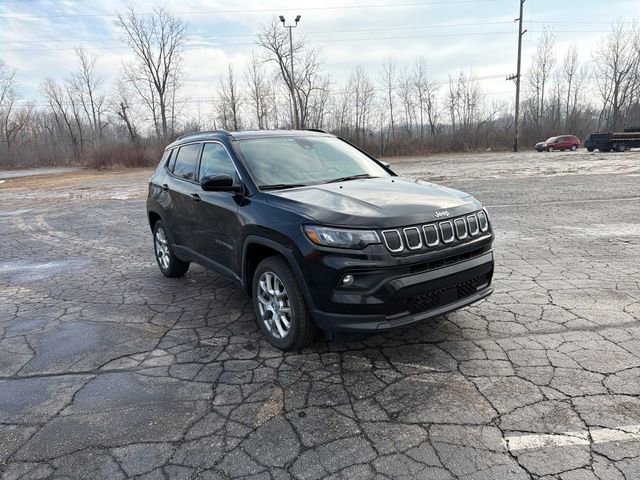 Used 2022 Jeep Compass Latitude image 11