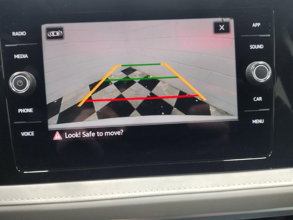 Used 2025 Volkswagen Taos SE image 10