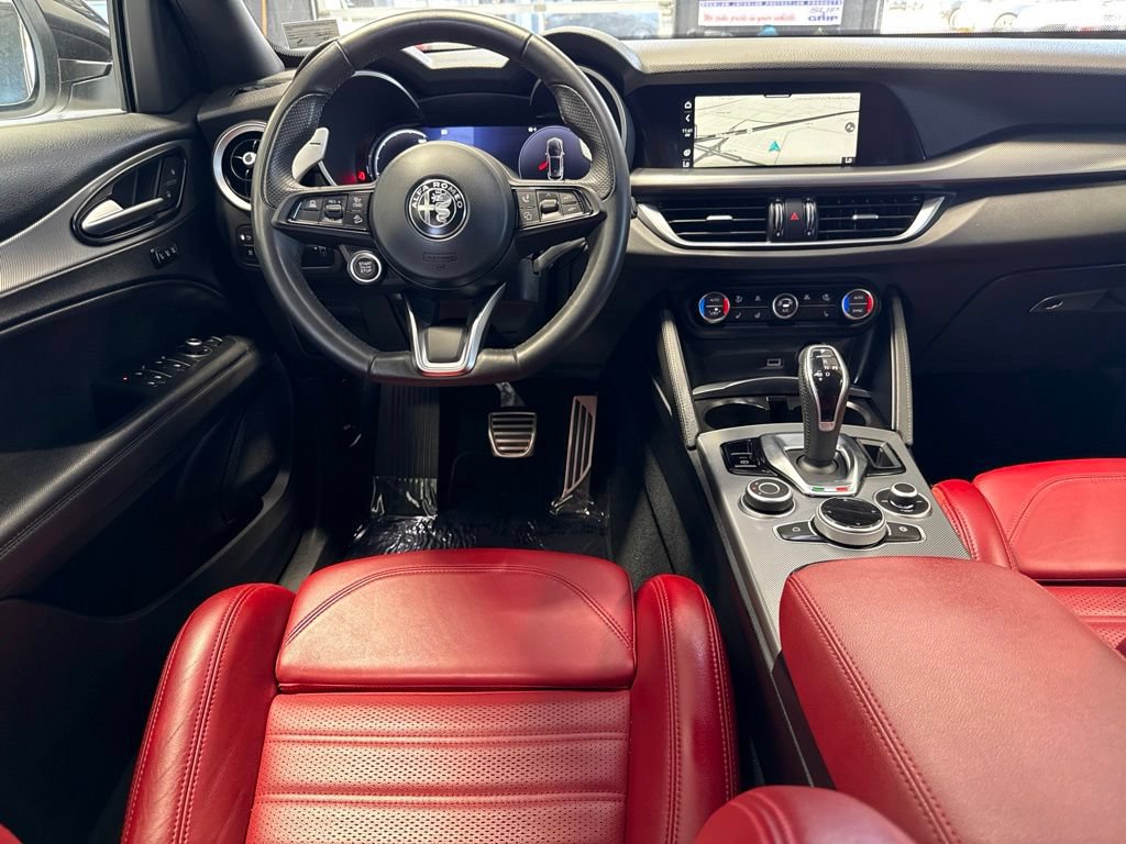 Used 2024 Alfa Romeo Stelvio Veloce AWD/4WD image 19