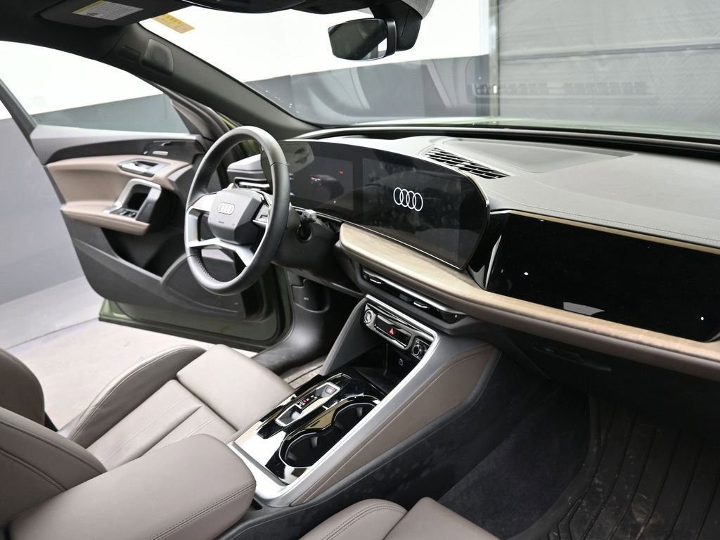 Certified 2025 Audi Q5 Premium Plus w/ Premium Plus image 12