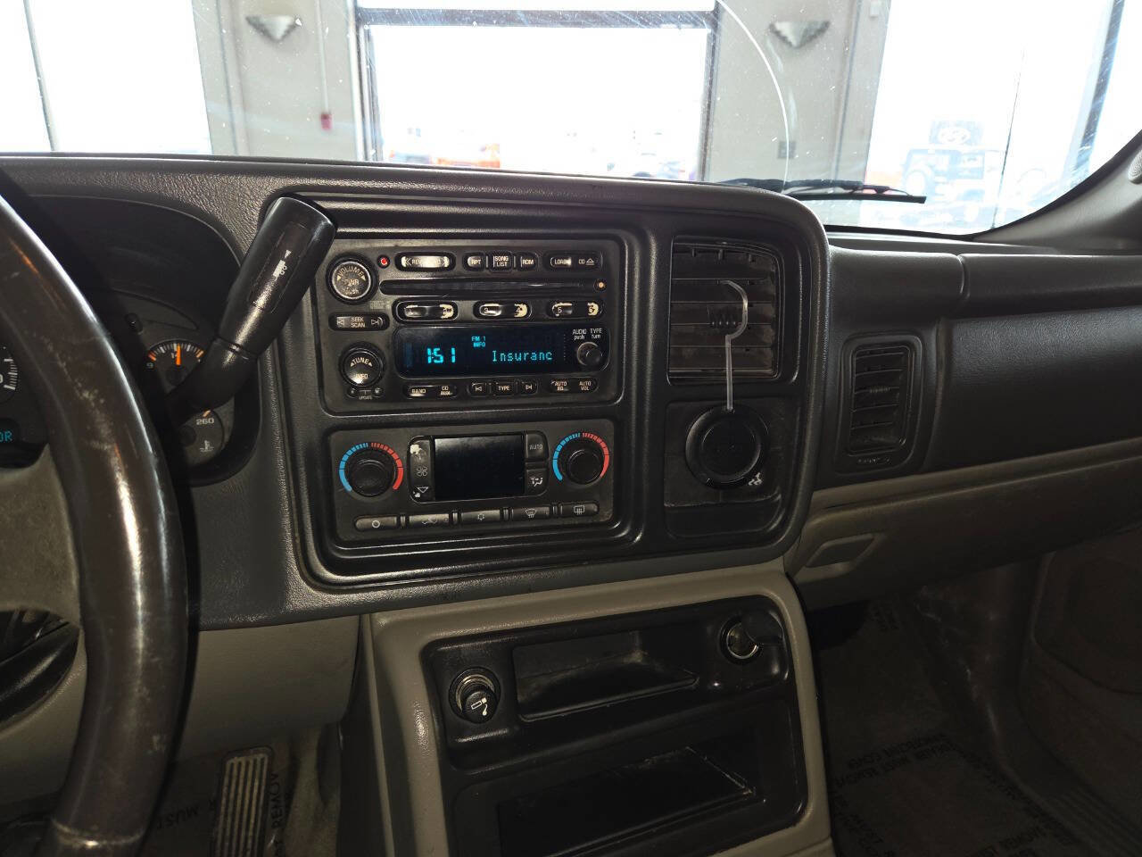 Used 2005 GMC Yukon SLT w/ SLT Preferred Equipment Group AWD/4WD image 31