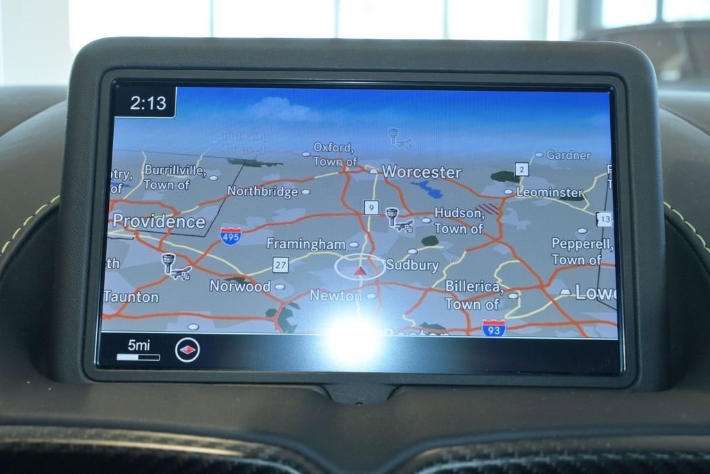 Used 2023 Aston Martin V8 Vantage Coupe RWD image 32