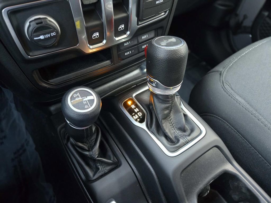 Used 2022 Jeep Wrangler Sport S image 33