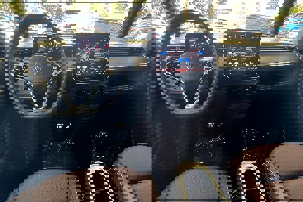 New 2025 Volkswagen ID. Buzz Pro S Plus image 15