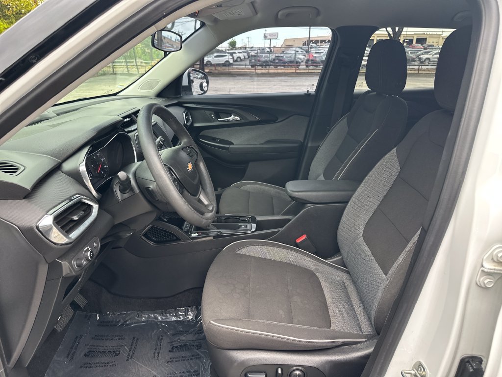 Used 2023 Chevrolet TrailBlazer LT FWD image 10