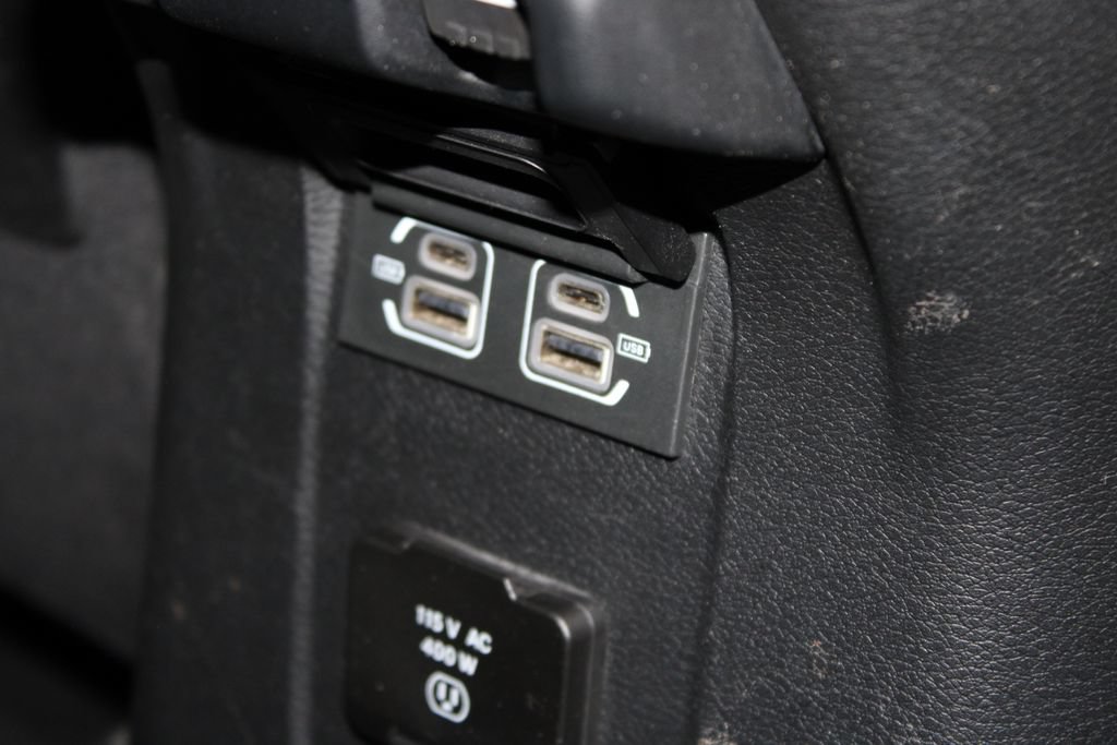 Used 2022 Jeep Gladiator Rubicon w/ Cold Weather Group AWD/4WD image 28