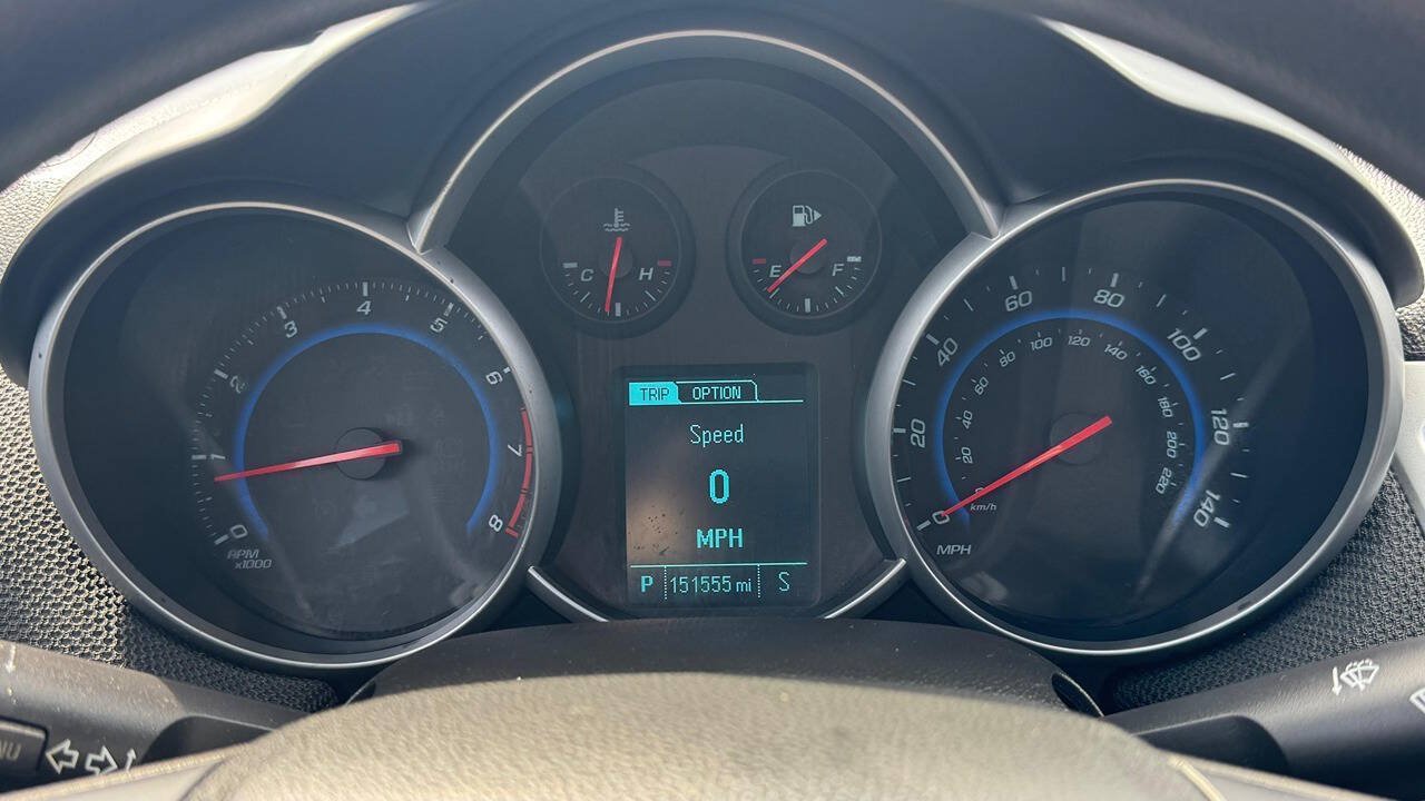 Used 2015 Chevrolet Cruze LT w/ Technology Package FWD image 18