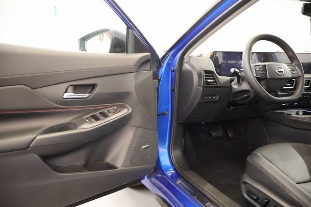 New 2026 Nissan Sentra SR w/ SR Premium Package FWD image 9