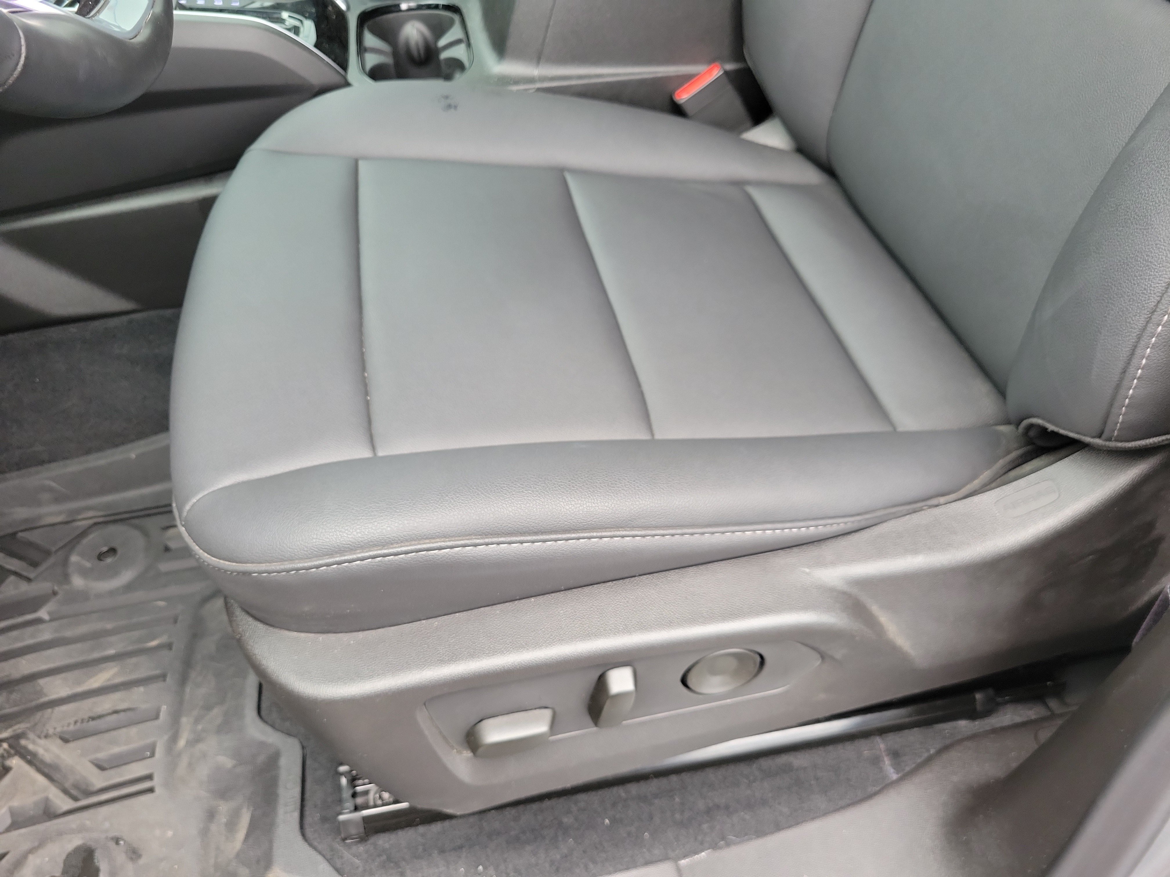 Used 2024 Chevrolet Colorado LT w/ LT Convenience Package III RWD image 10