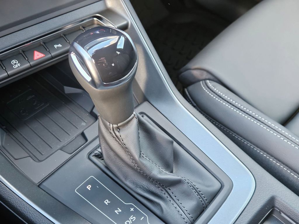 New 2025 Audi Q3 2.0T Premium image 9