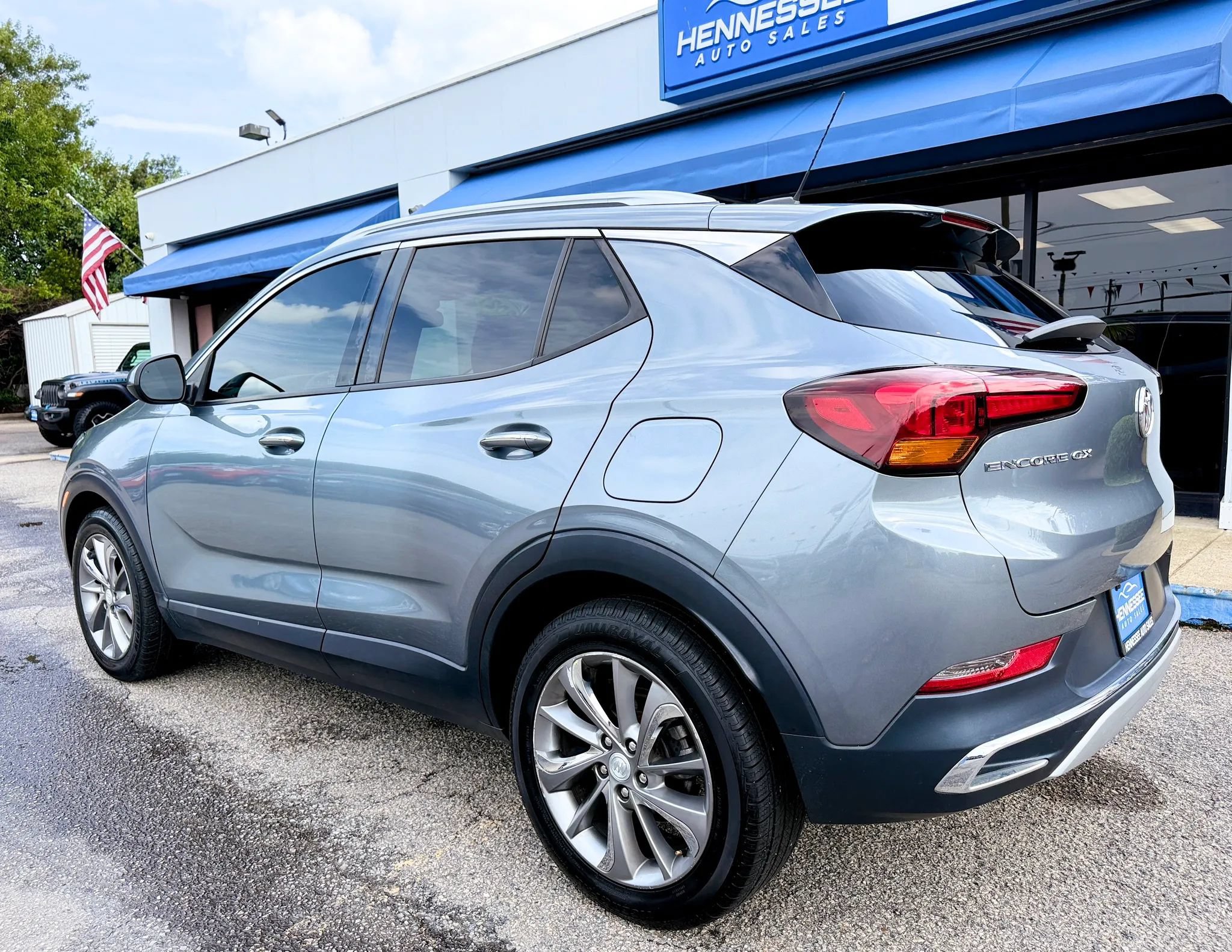 Used 2021 Buick Encore GX Essence w/ Experience Buick Package FWD image 35