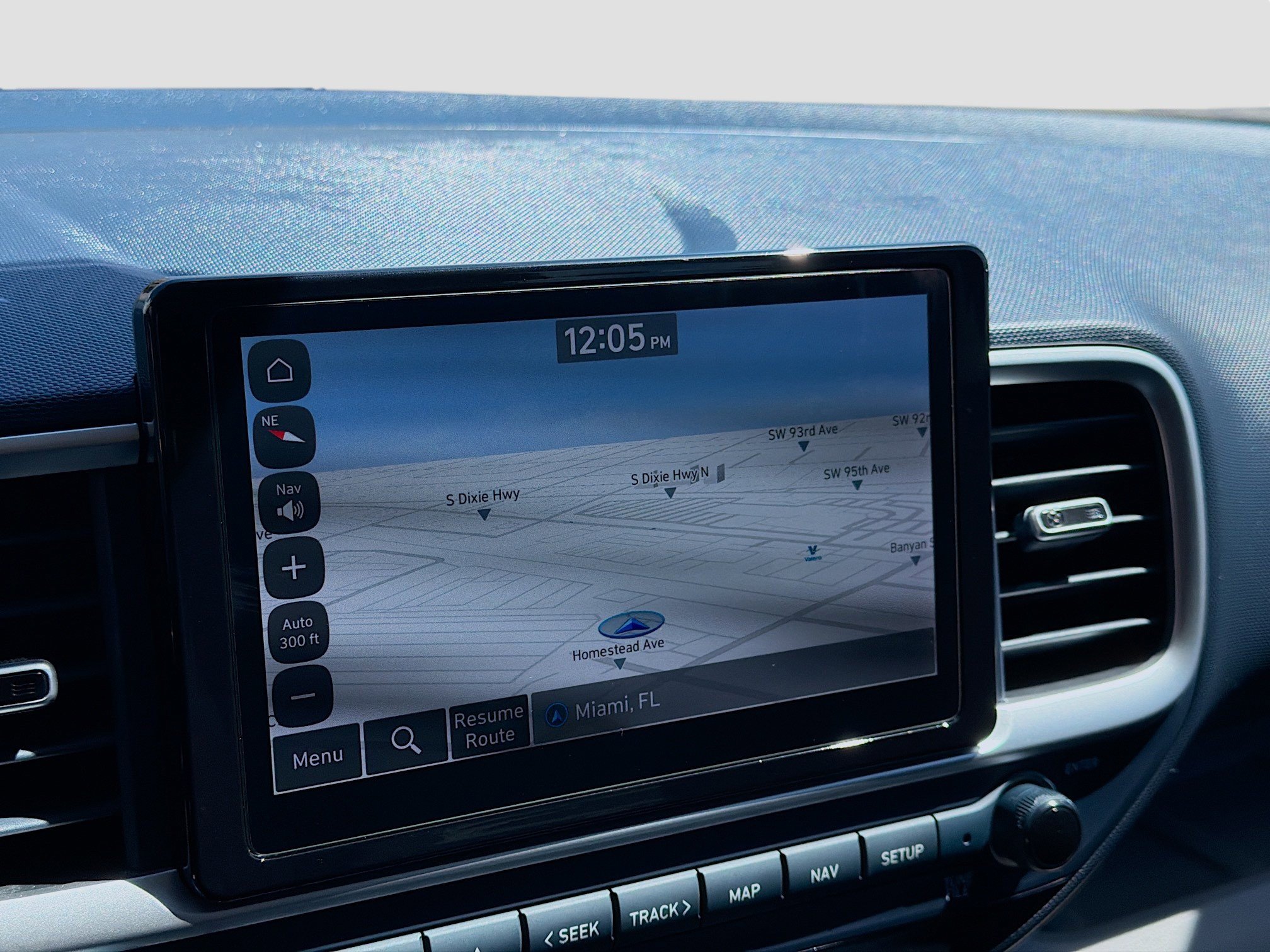 Used 2023 Hyundai Venue Limited image 11