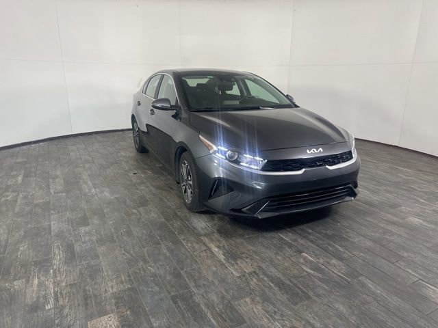 Used 2023 Kia Forte GT-Line image 3