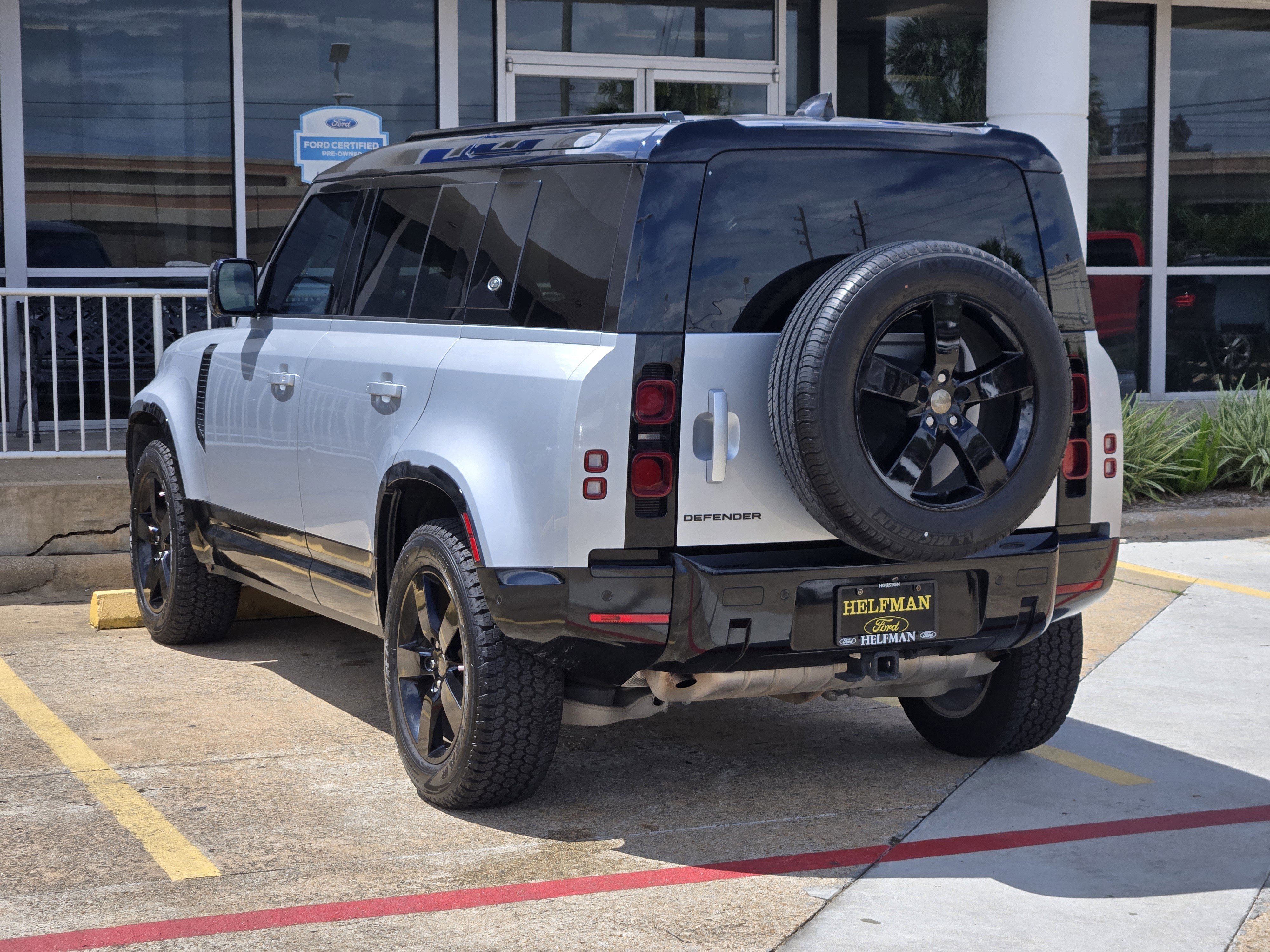 Used 2021 Land Rover Defender 110 AWD/4WD image 3