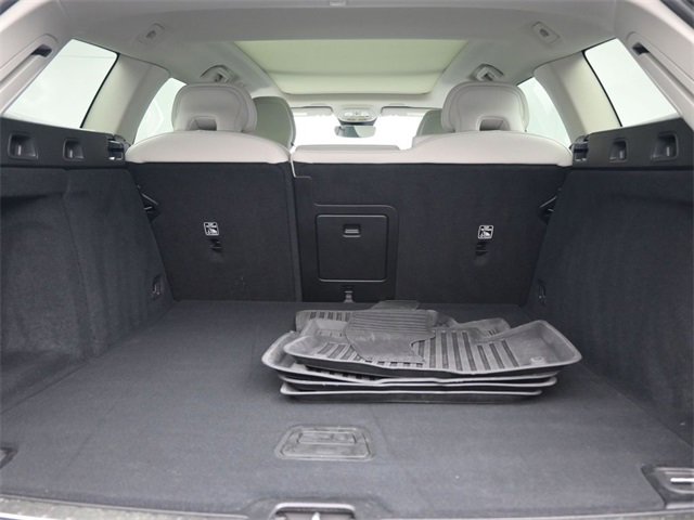 Used 2024 Volvo V60 B5 Cross Country Plus image 30