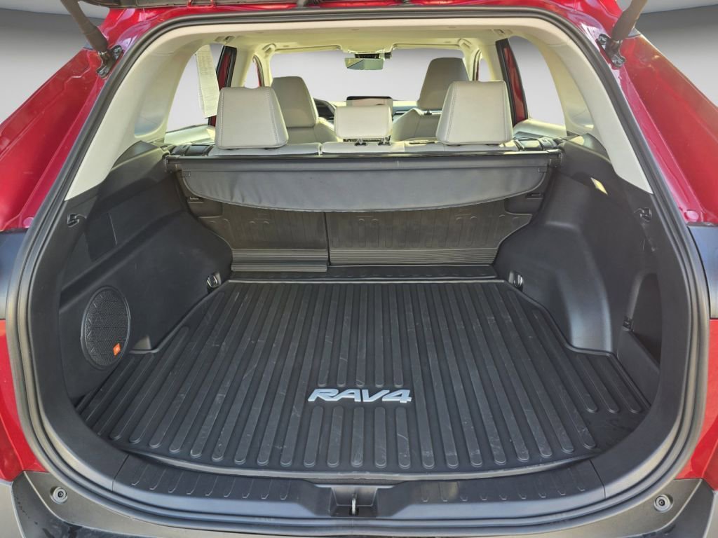 Used 2025 Toyota RAV4 XLE Premium image 27
