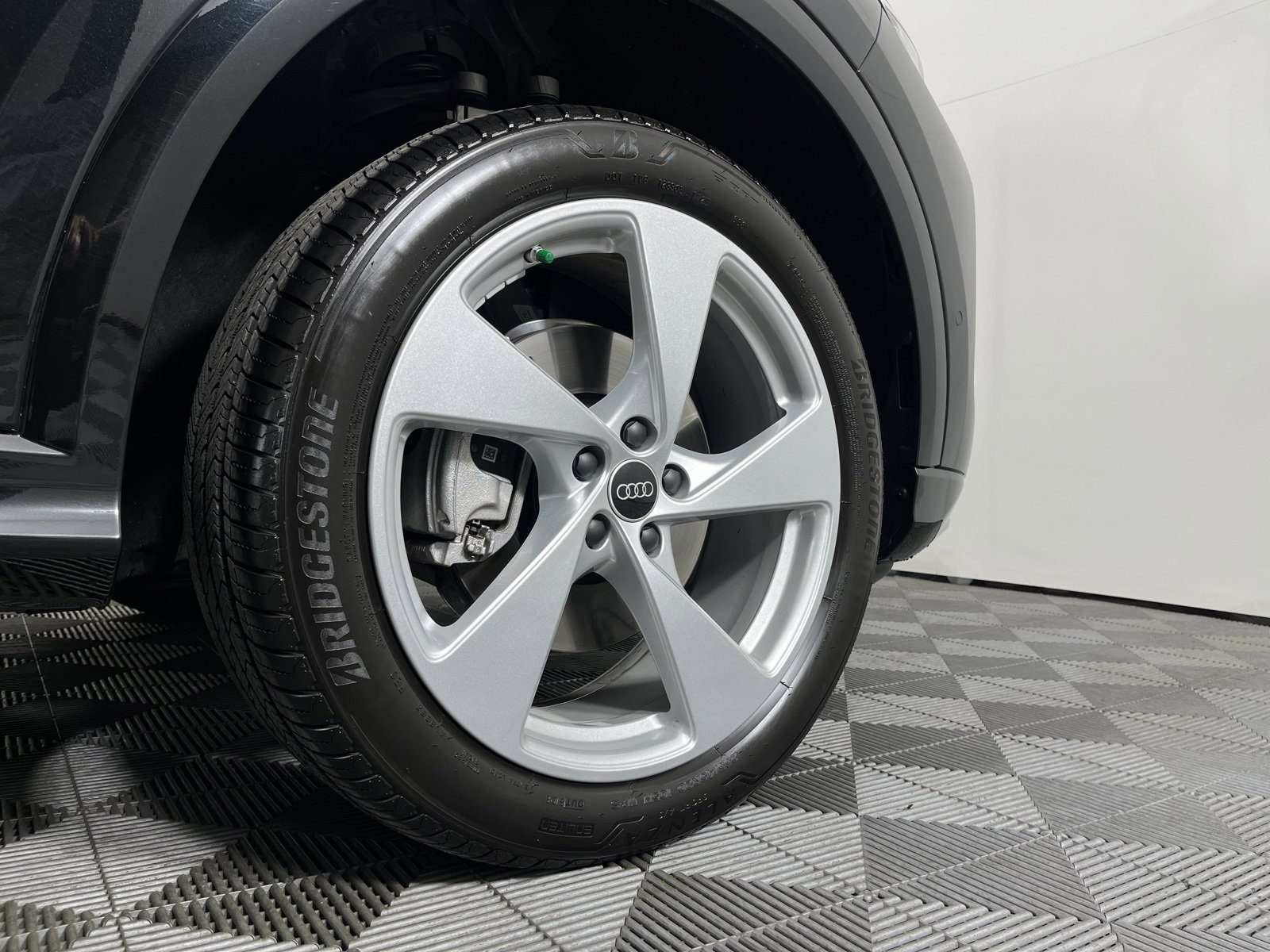 Used 2025 Audi Q5 2.0T Premium Plus w/ Premium Plus image 11