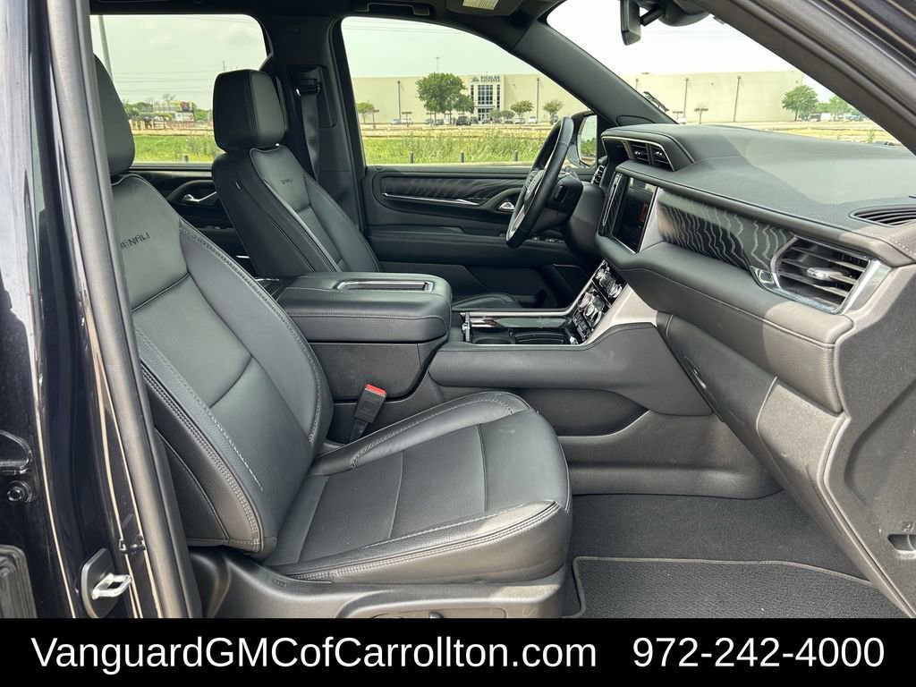 Used 2023 GMC Yukon XL Denali image 30