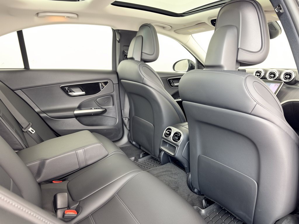 Used 2023 Mercedes-Benz C 300 Sedan image 29