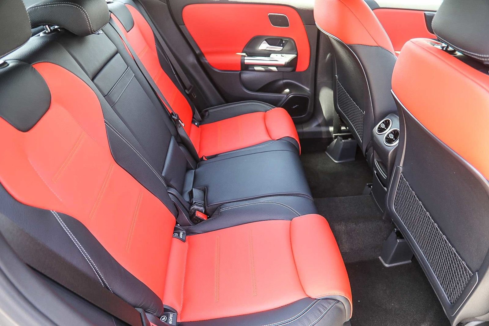 New 2026 Mercedes-Benz GLA 35 AMG 4MATIC image 16