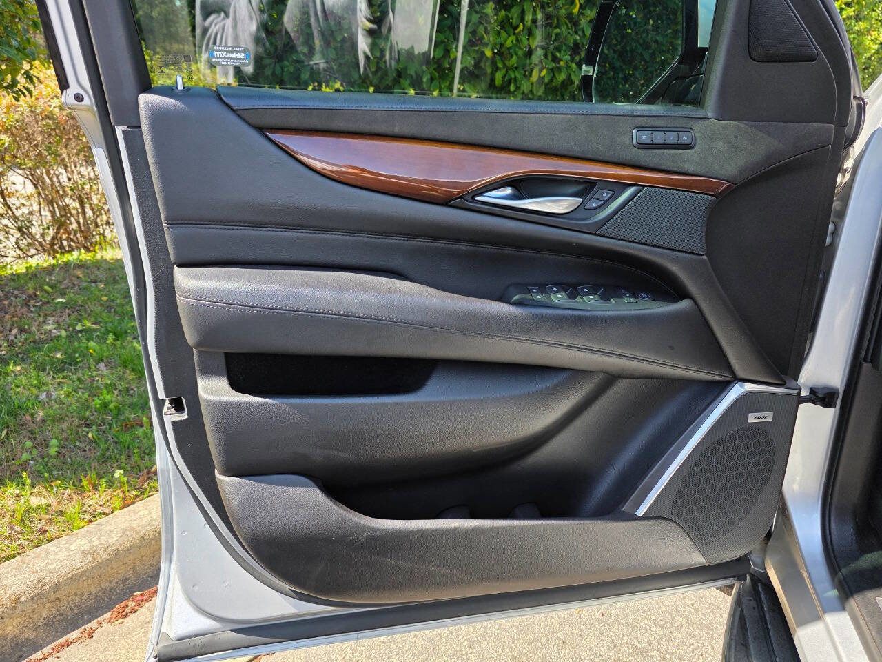 Used 2019 Cadillac Escalade ESV Luxury image 10