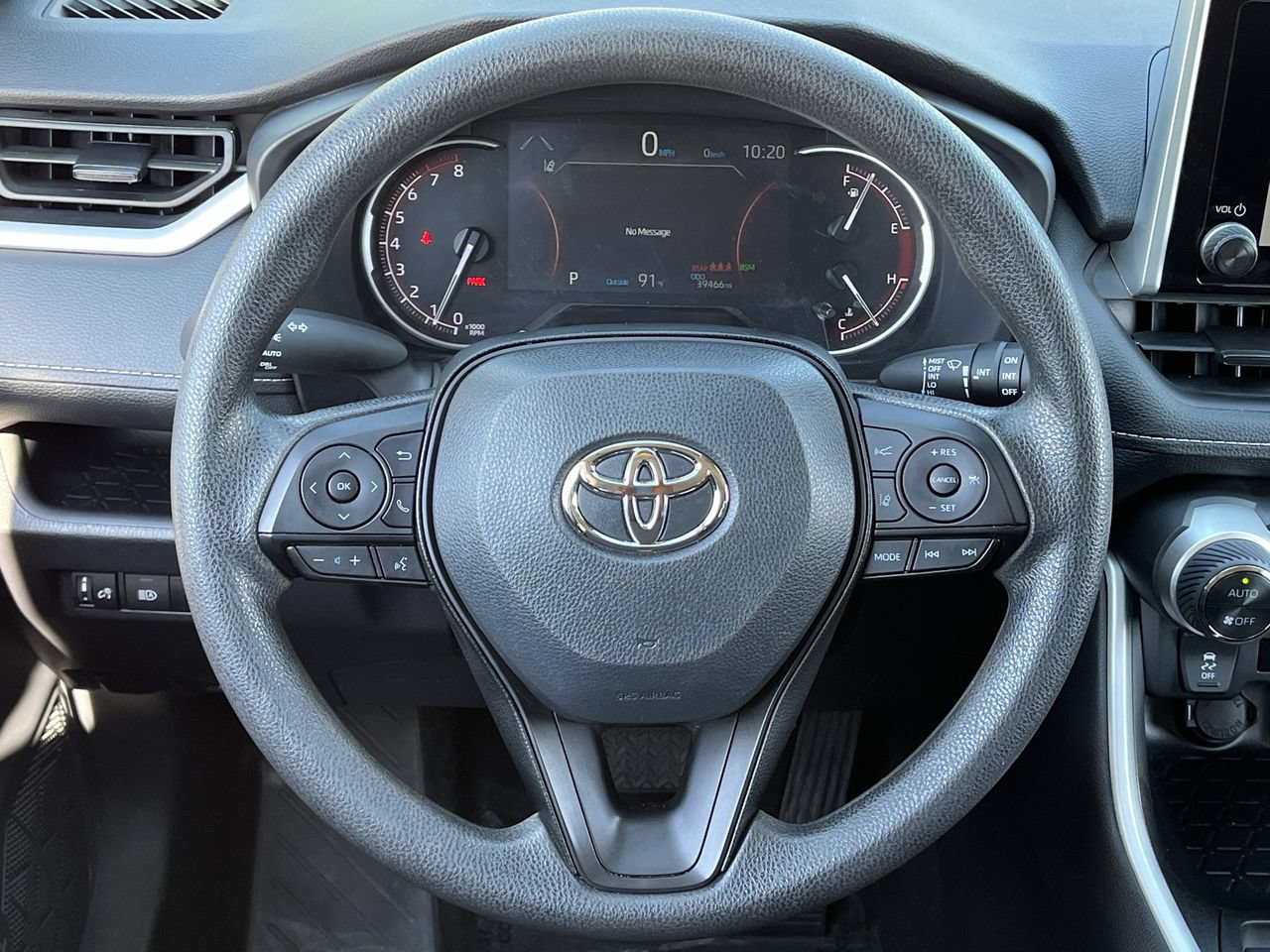 Used 2025 Toyota RAV4 XLE FWD image 11