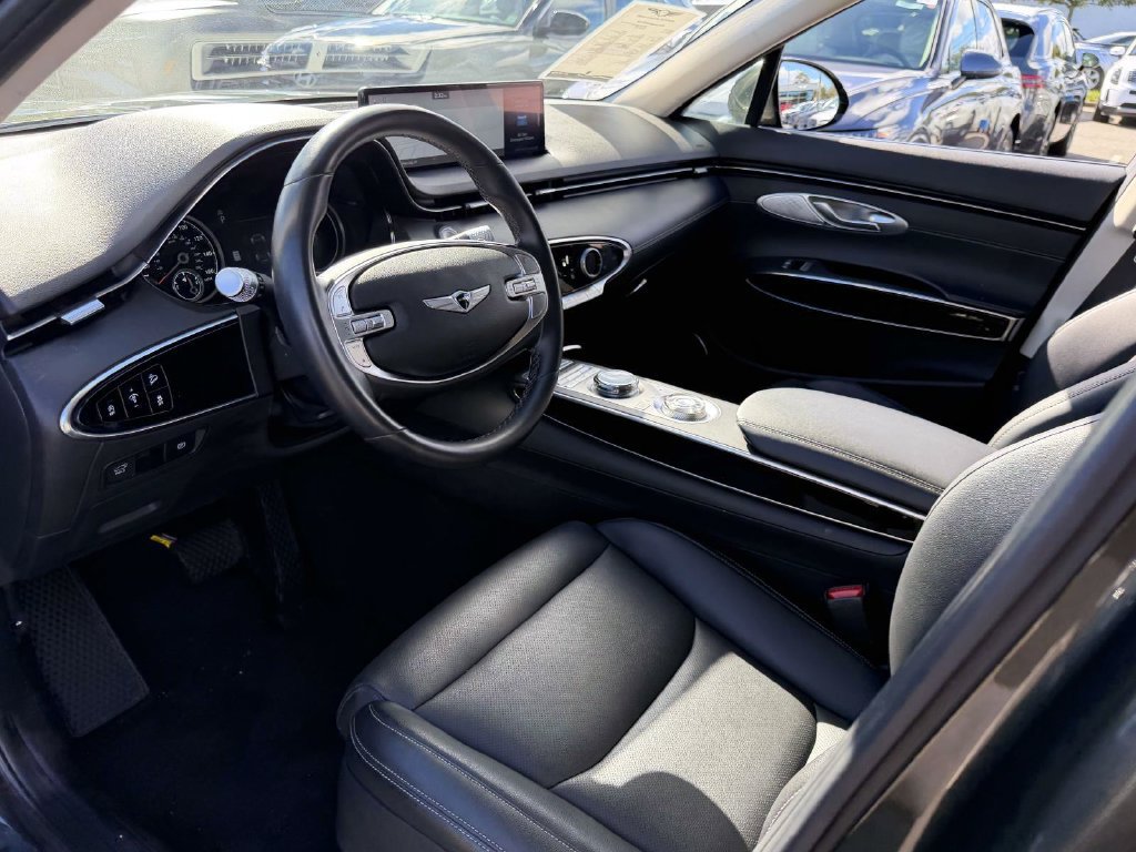 Certified 2025 Genesis GV70 2.5T AWD/4WD image 11