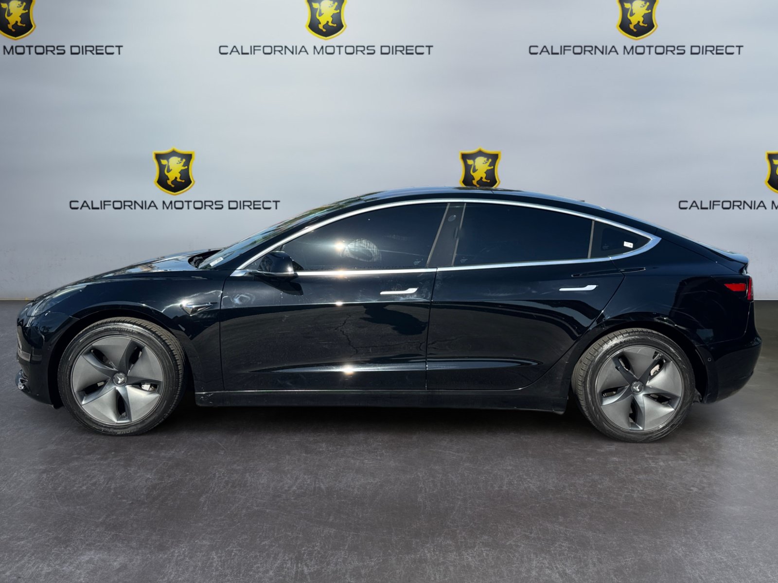 Used 2019 Tesla Model 3 Standard Range Plus RWD image 2