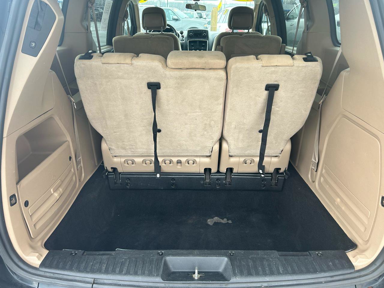 Used 2016 Dodge Grand Caravan SXT FWD image 16