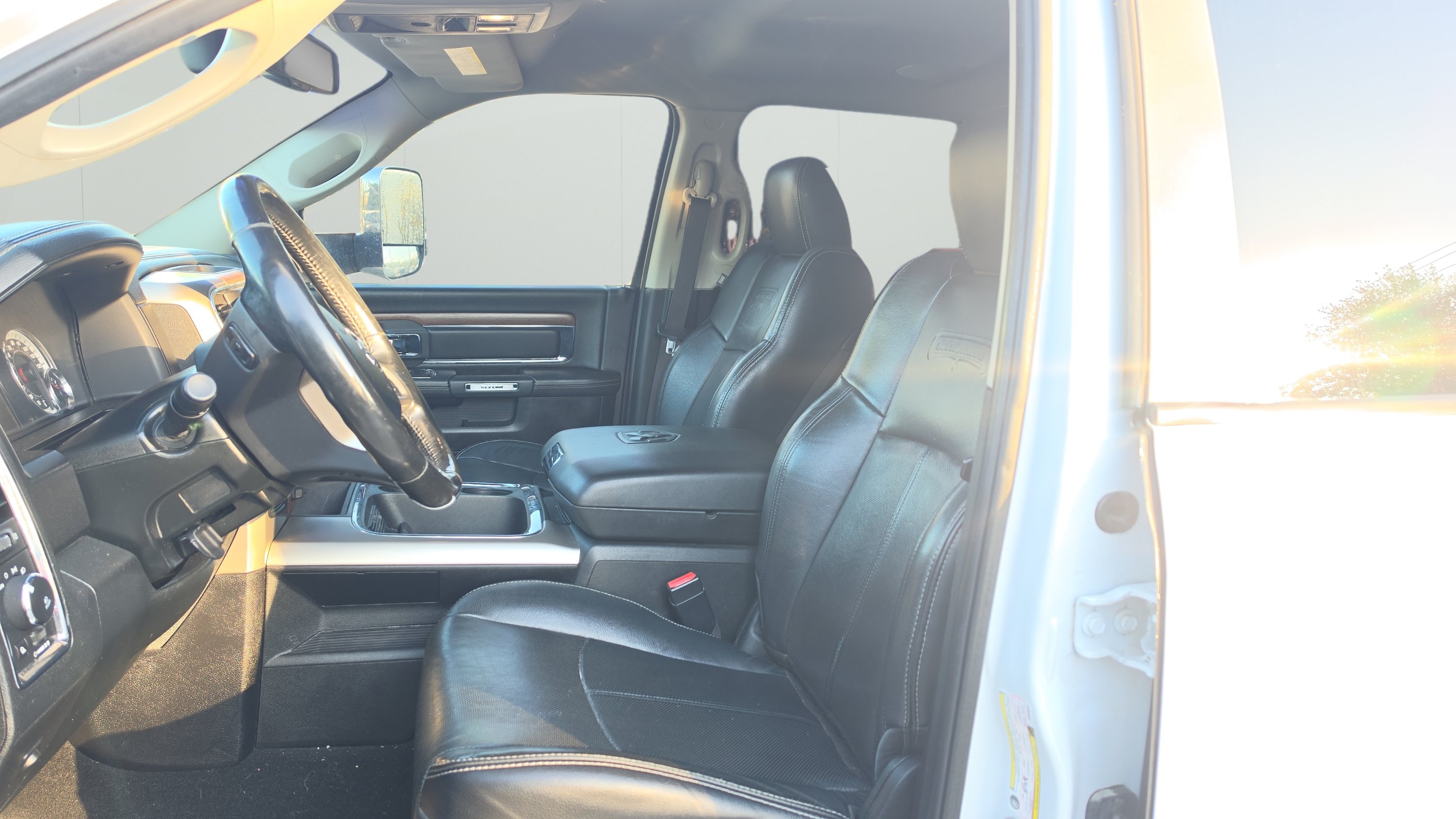Used 2018 RAM 2500 Laramie w/ Convenience Group AWD/4WD image 10