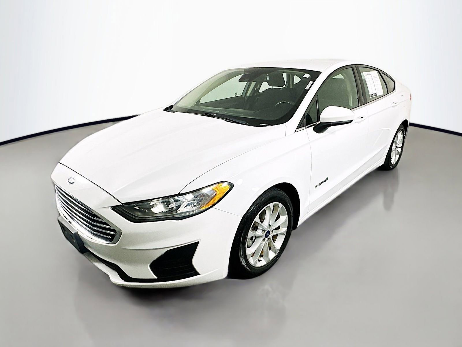 Used 2019 Ford Fusion SE FWD image 3