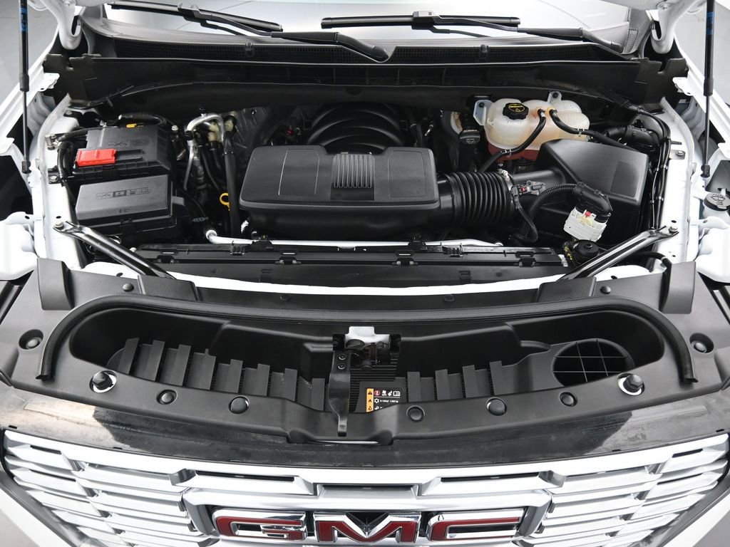 Used 2025 GMC Yukon XL Denali image 13