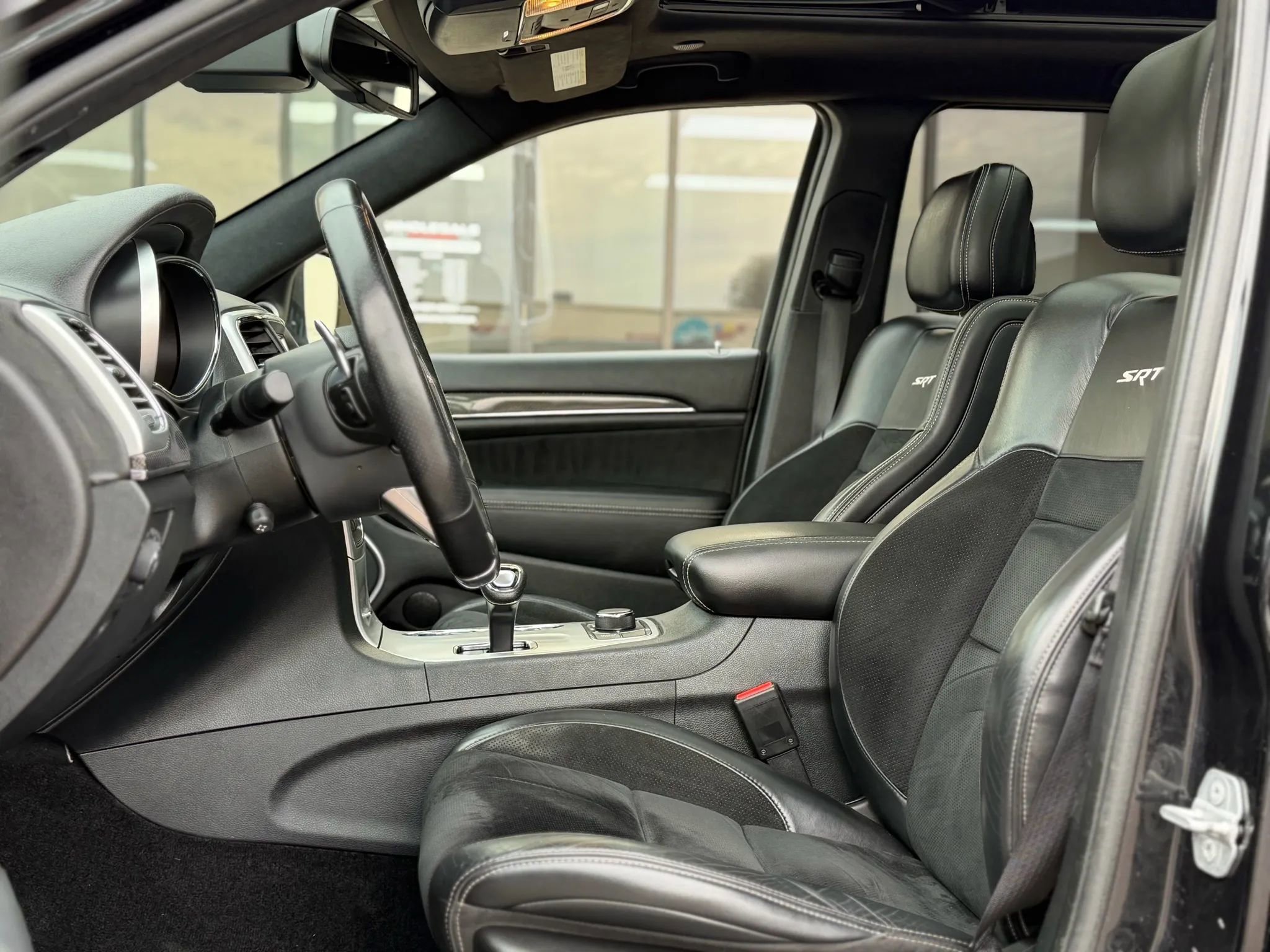 Used 2015 Jeep Grand Cherokee SRT w/ Luxury Group II image 12