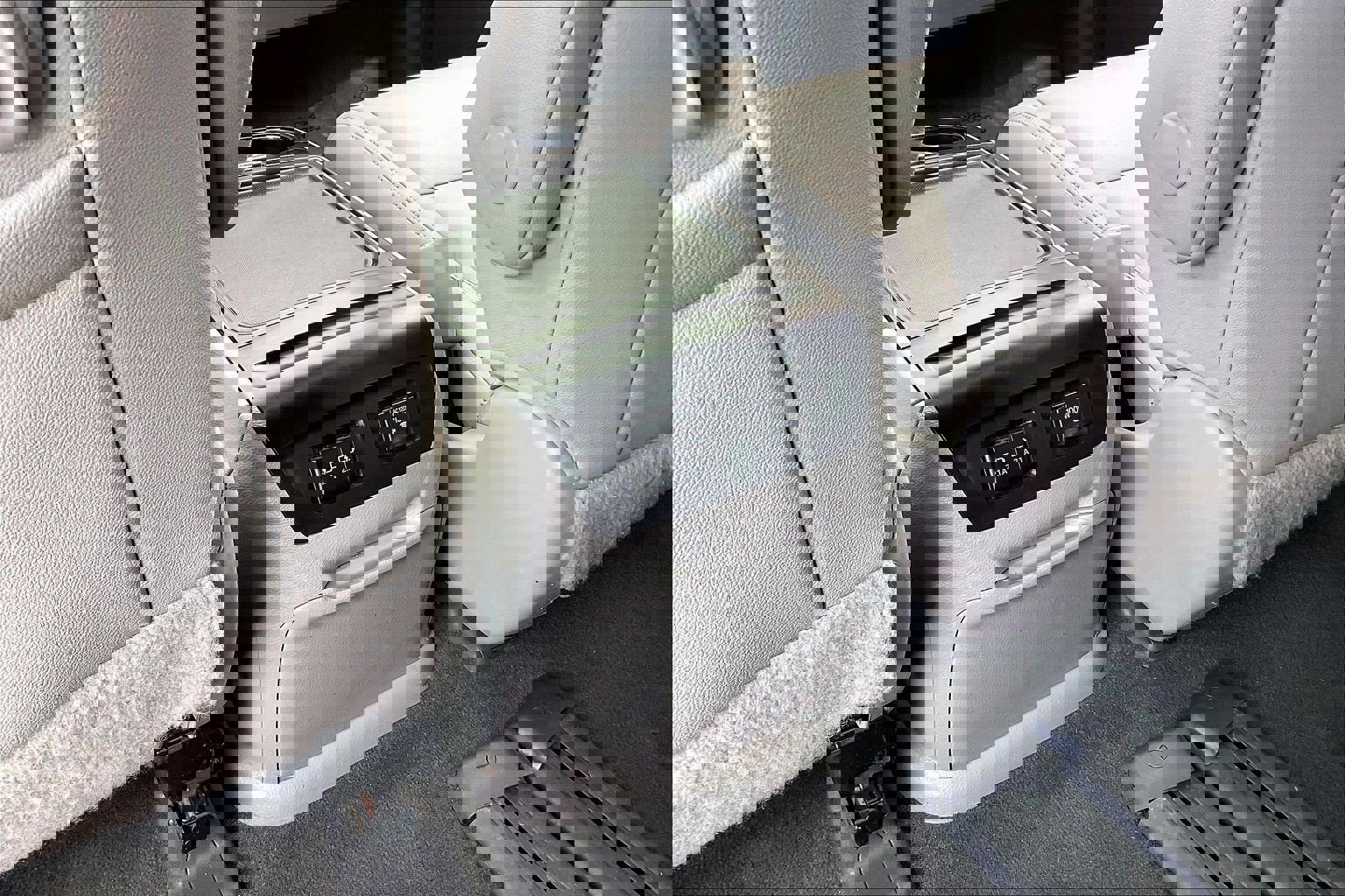 Used 2019 Toyota Sienna XLE image 41