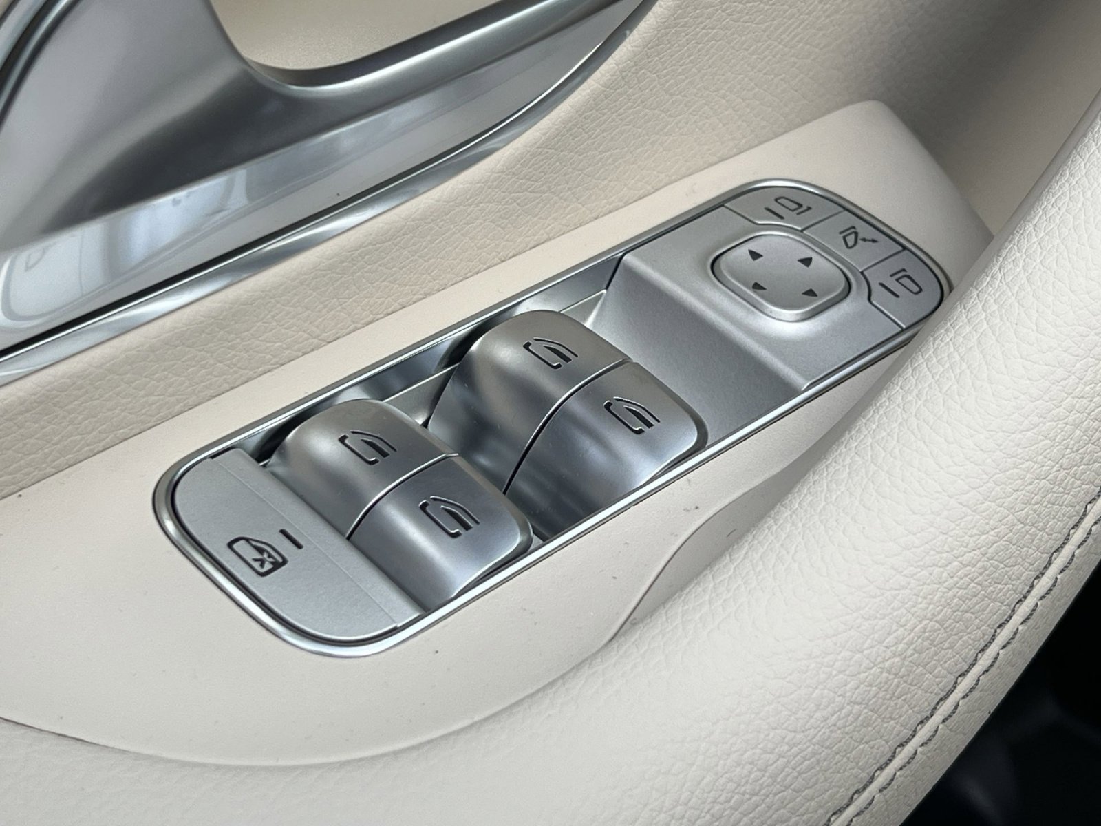 New 2026 Mercedes-Benz GLE 450 4MATIC image 13