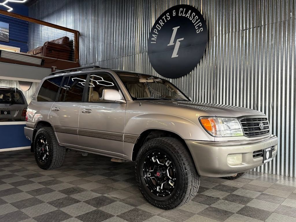 Used 2000 Toyota Land Cruiser AWD/4WD image 2