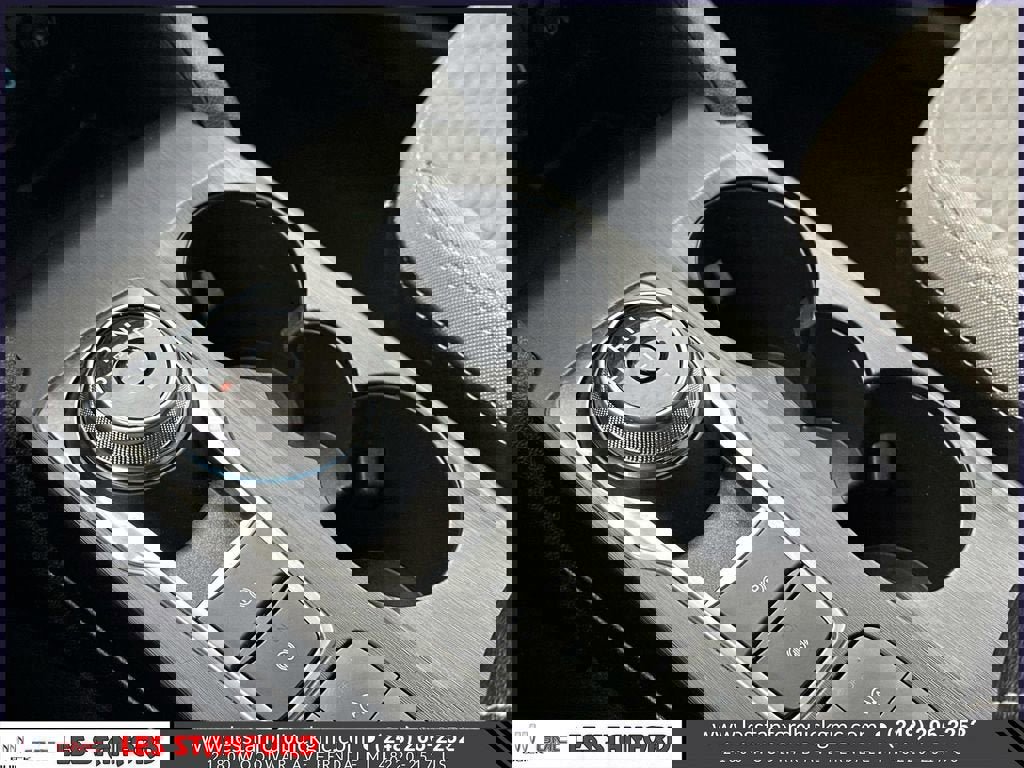 Used 2022 Ford Escape SE image 33