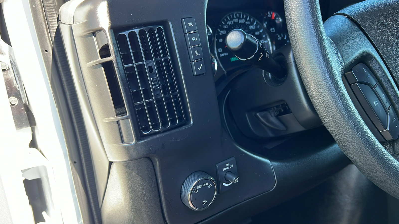 Certified 2023 Chevrolet Express 2500 w/ Driver Convenience Package image 25