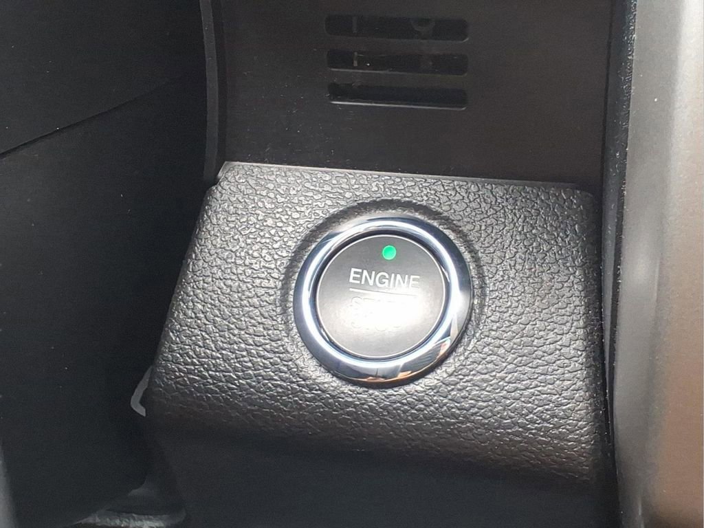 Used 2020 Ford F150 Lariat image 12