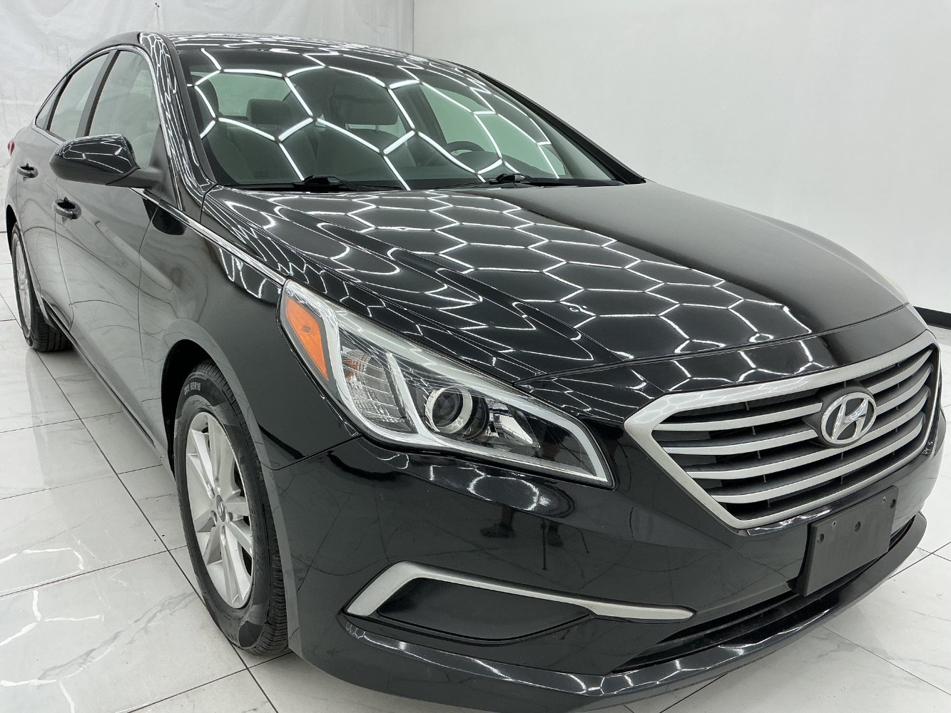 Used 2017 Hyundai Sonata SE FWD image 3